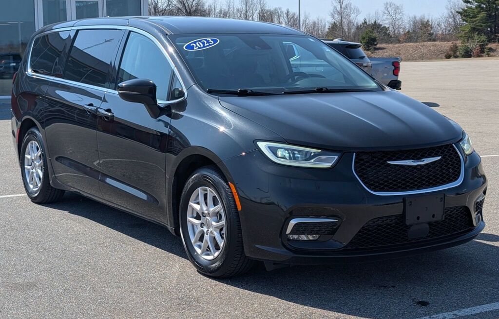 2023 CHRYSLER Pacifica