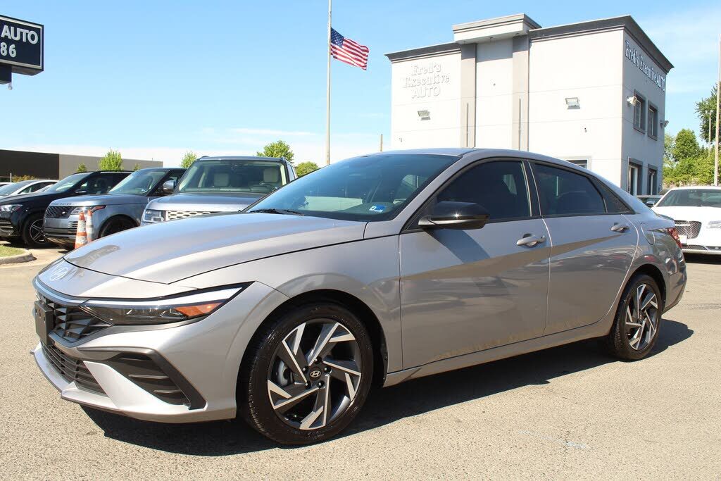 2025 HYUNDAI Elantra