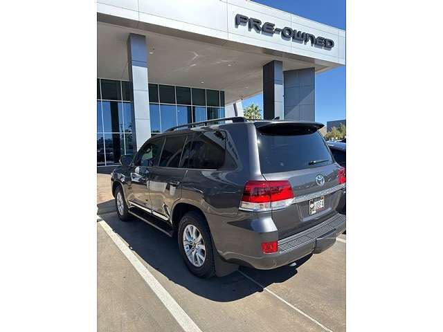 2021 TOYOTA Land Cruiser