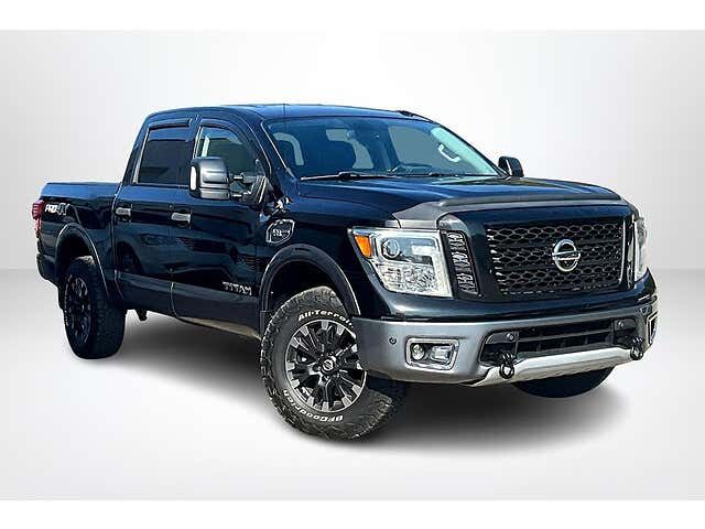 2017 NISSAN Titan