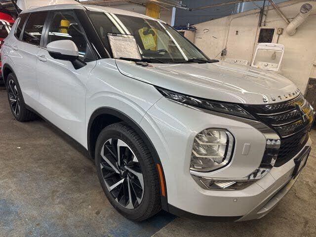 2022 MITSUBISHI Outlander