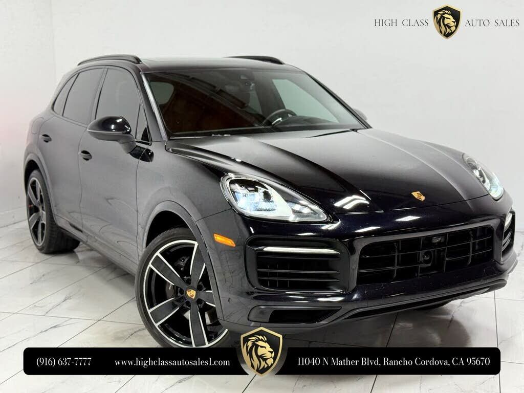 2022 PORSCHE Cayenne