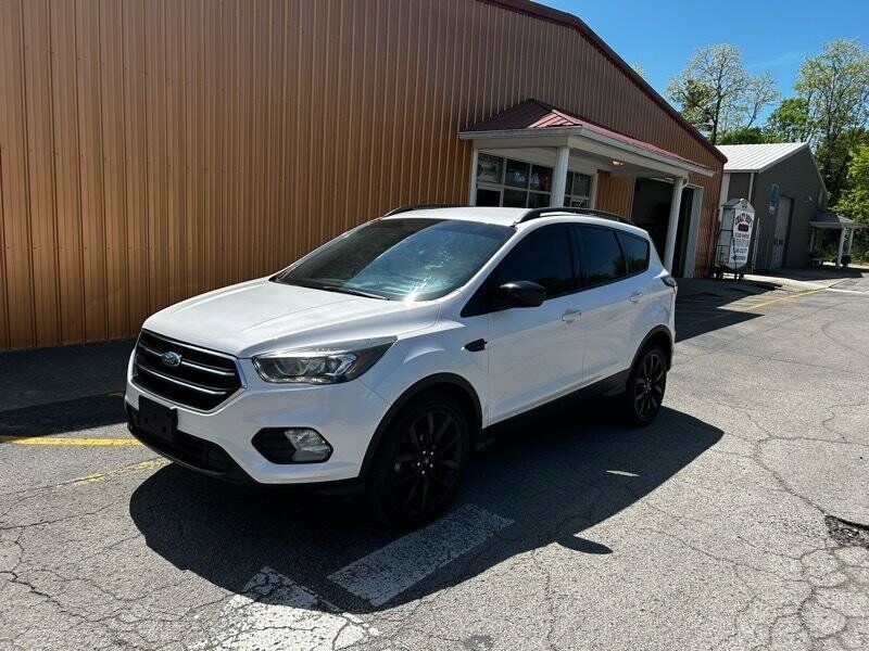 2017 FORD Escape