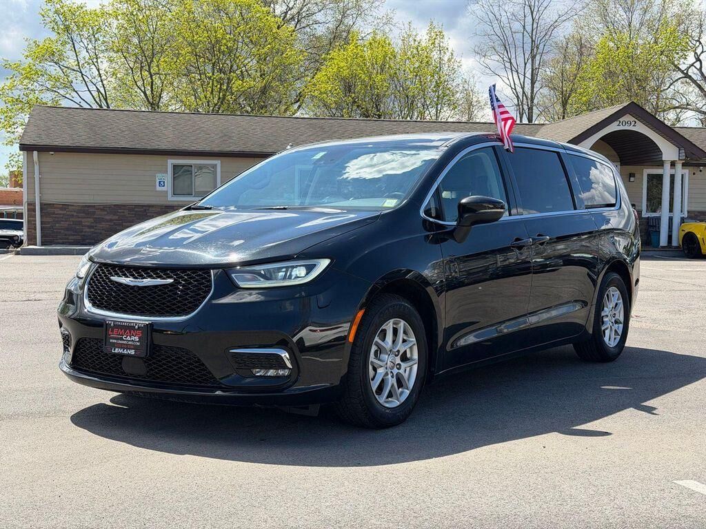 2023 CHRYSLER Pacifica