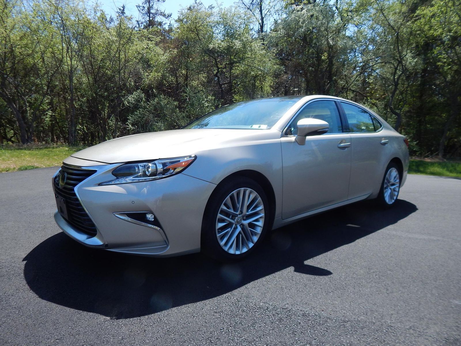 2016 LEXUS ES