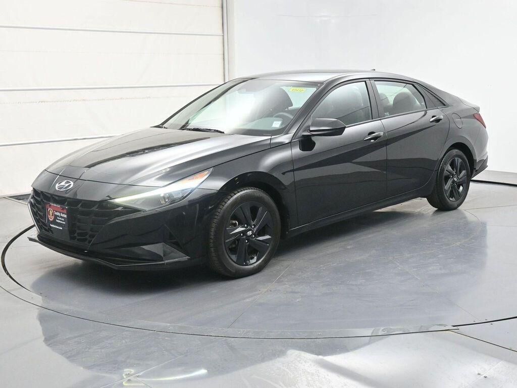 2022 HYUNDAI Elantra