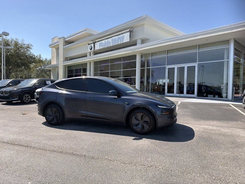 2026 TESLA Model Y