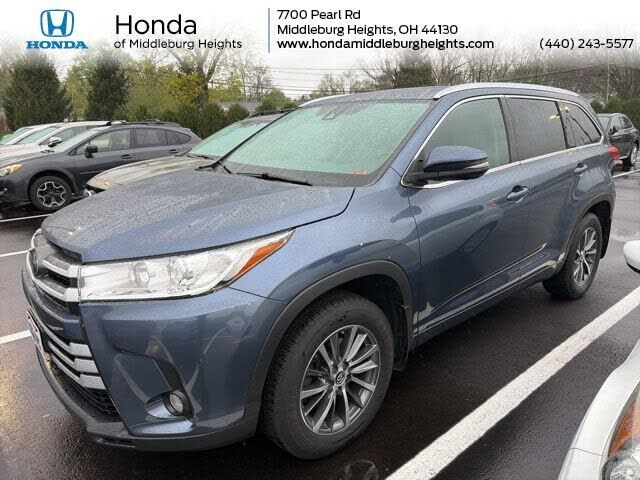 2017 TOYOTA Highlander