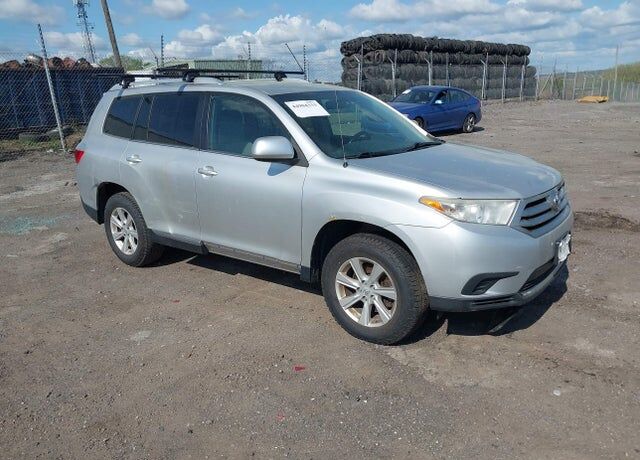2011 TOYOTA Highlander