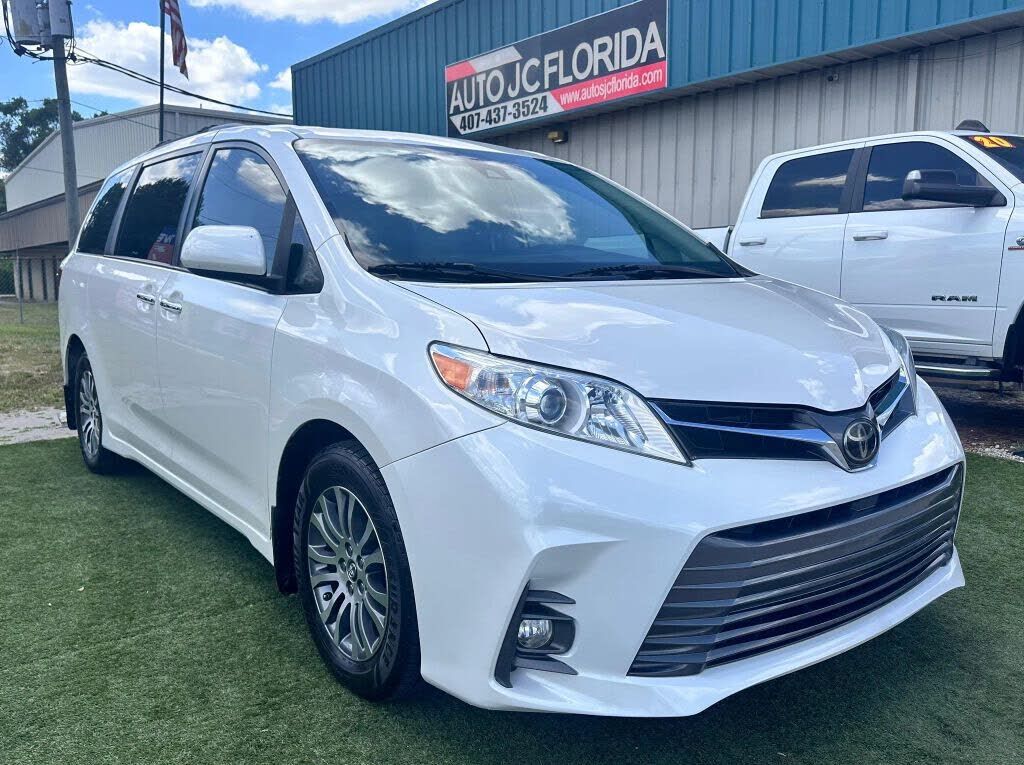 2020 TOYOTA Sienna