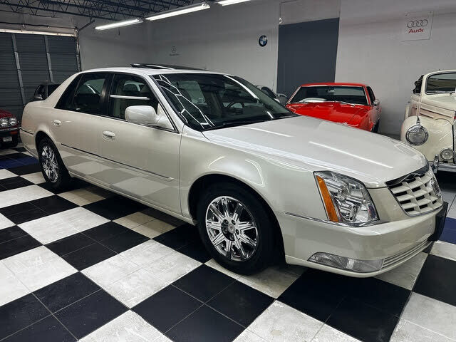 2011 CADILLAC DTS