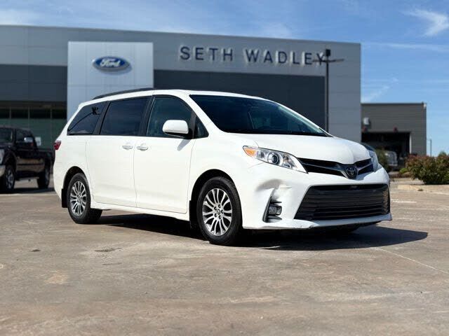 2020 TOYOTA Sienna