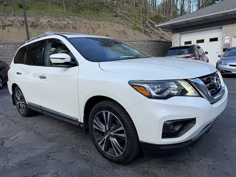 2017 NISSAN Pathfinder