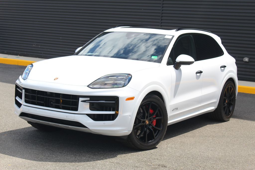 2026 PORSCHE Cayenne