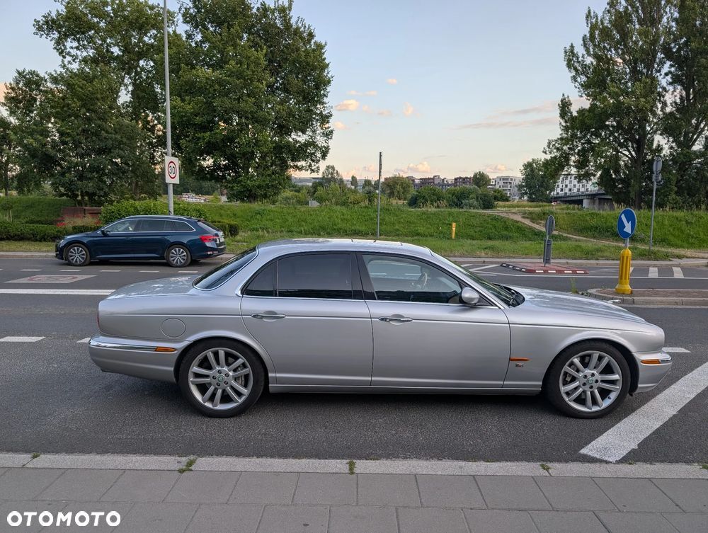 Jaguar XJR