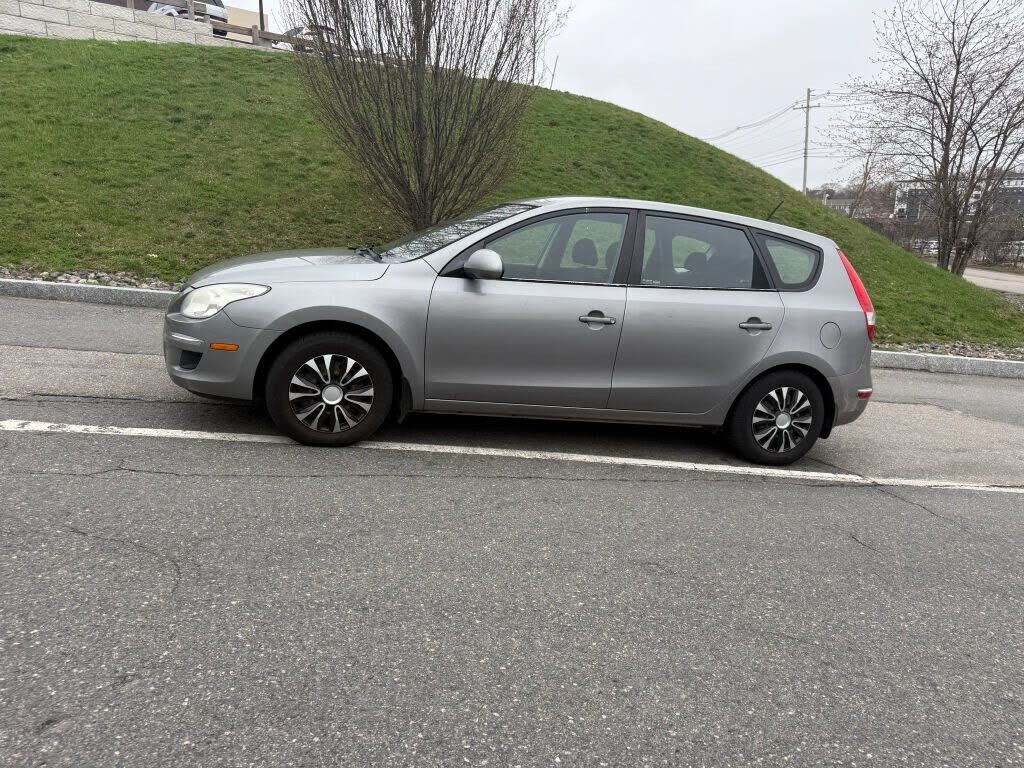 2011 HYUNDAI Elantra