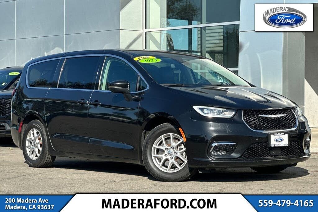 2023 CHRYSLER Pacifica
