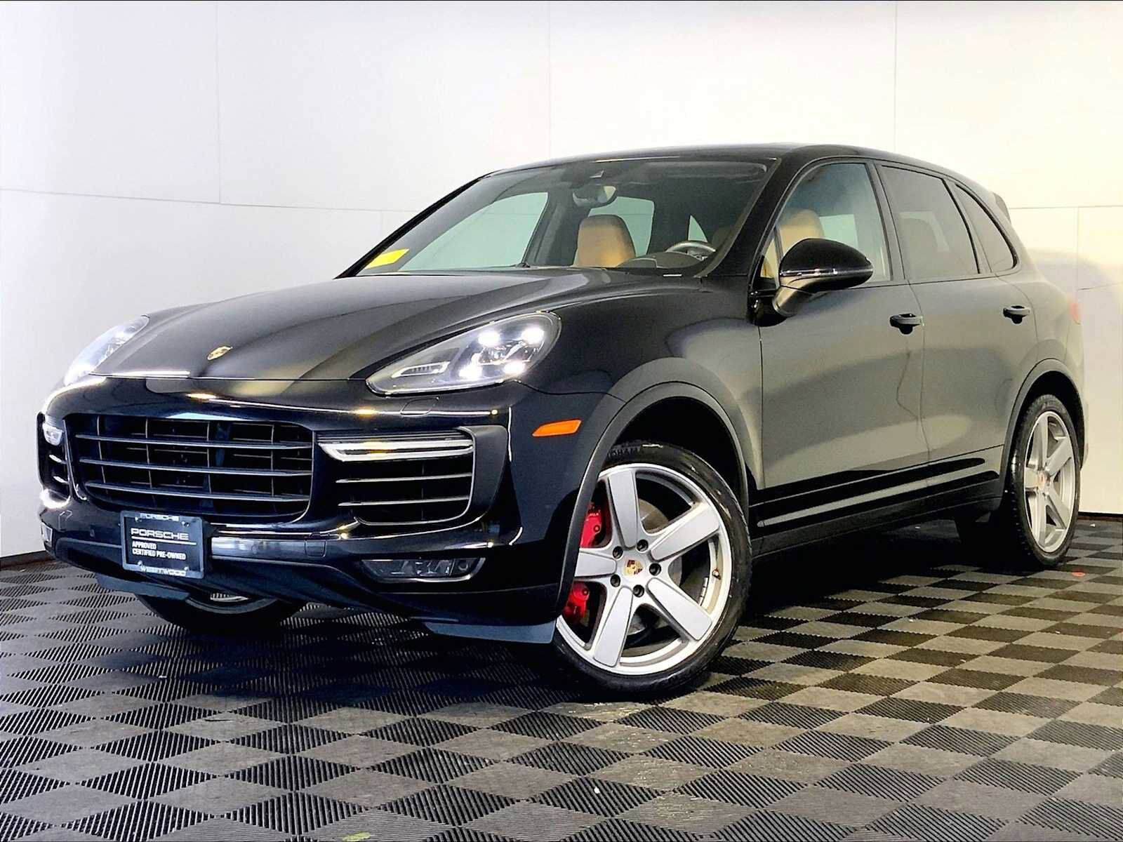 2015 PORSCHE Cayenne
