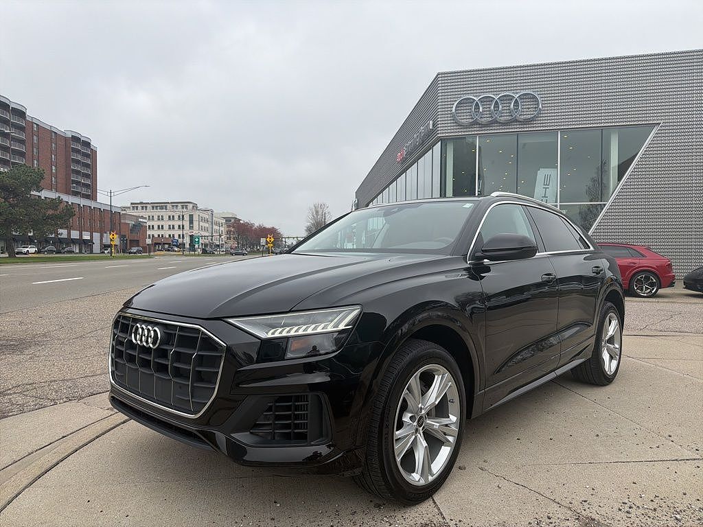 2023 AUDI Q8