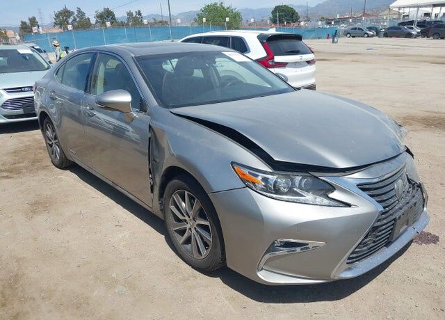 2016 LEXUS ES