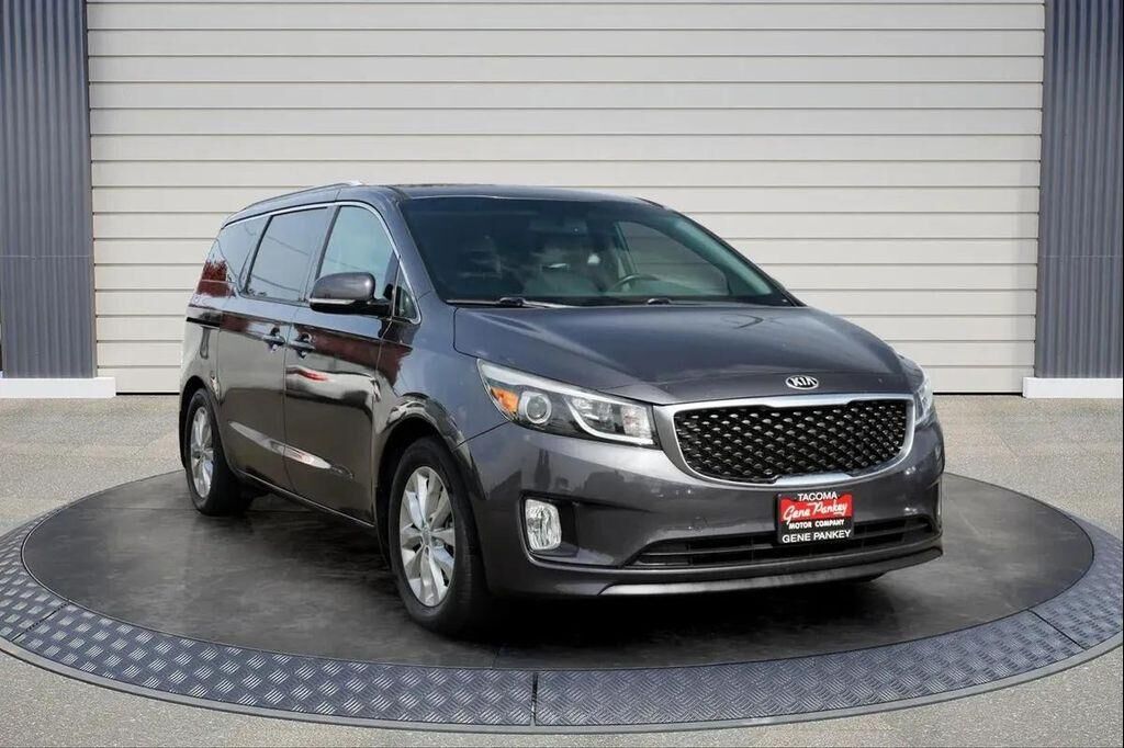 2015 KIA Sedona