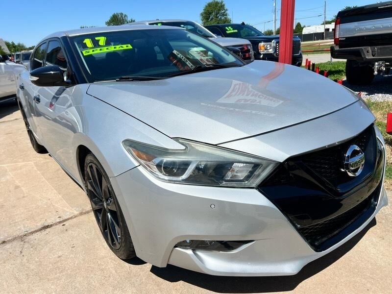 2017 NISSAN Maxima