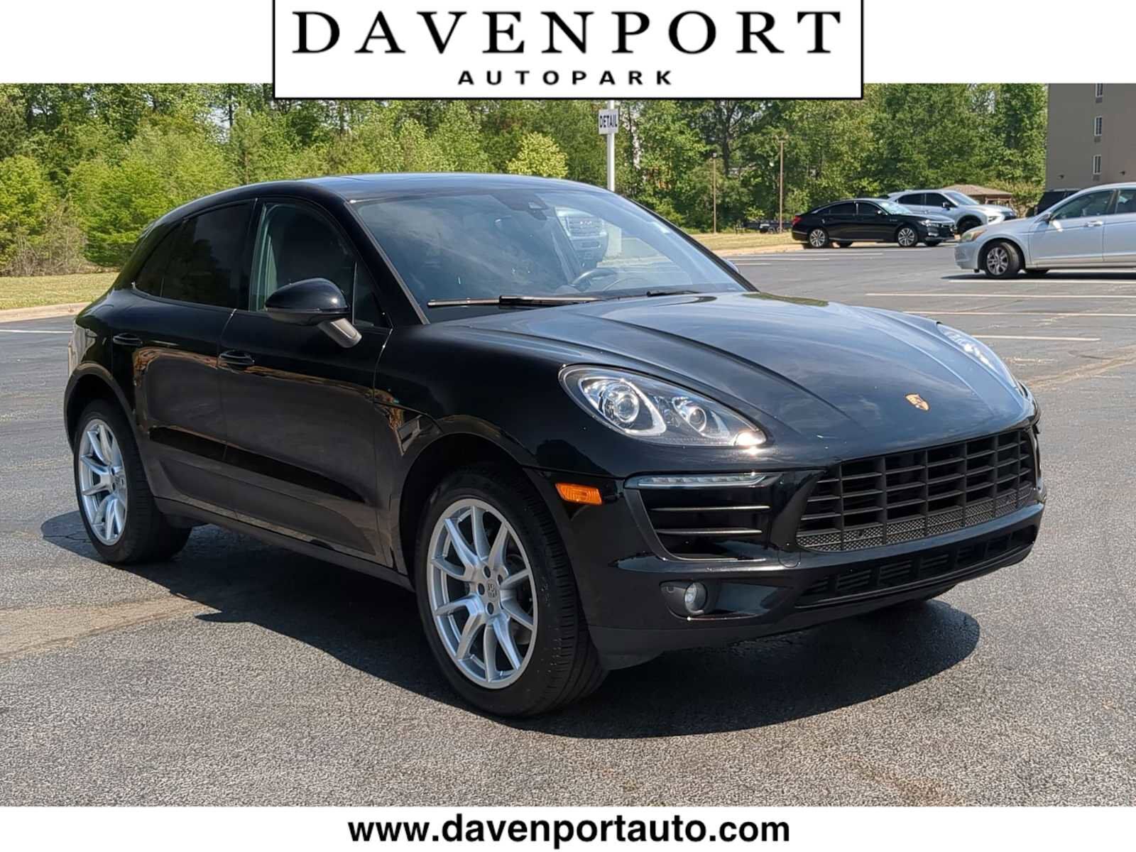 2017 PORSCHE Macan