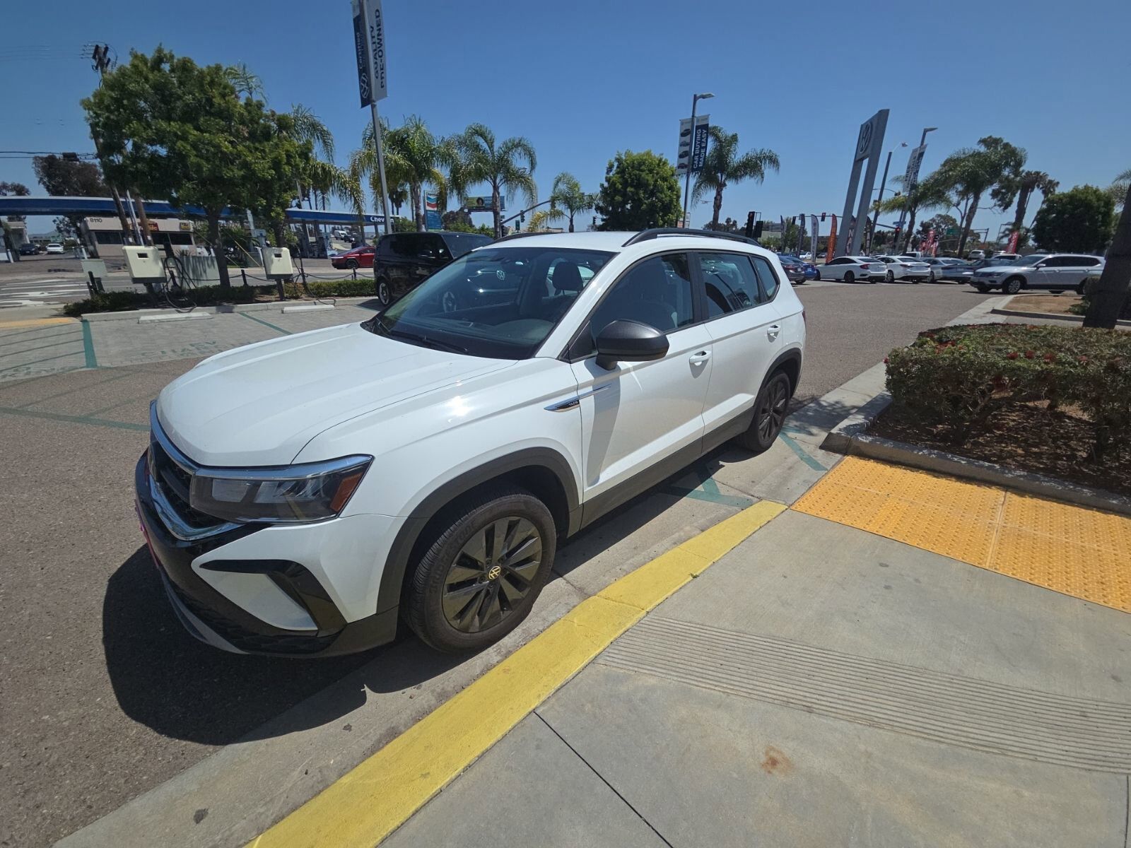 2023 VOLKSWAGEN Taos