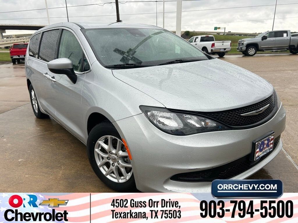 2023 CHRYSLER Voyager