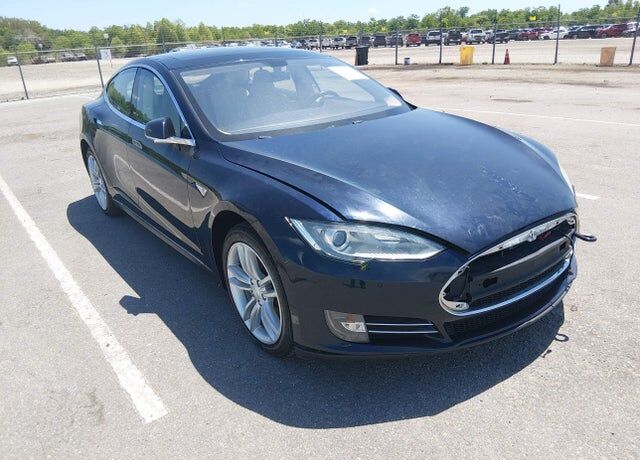 2014 TESLA Model S