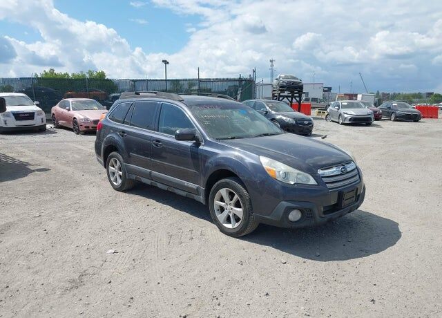 2013 SUBARU Outback