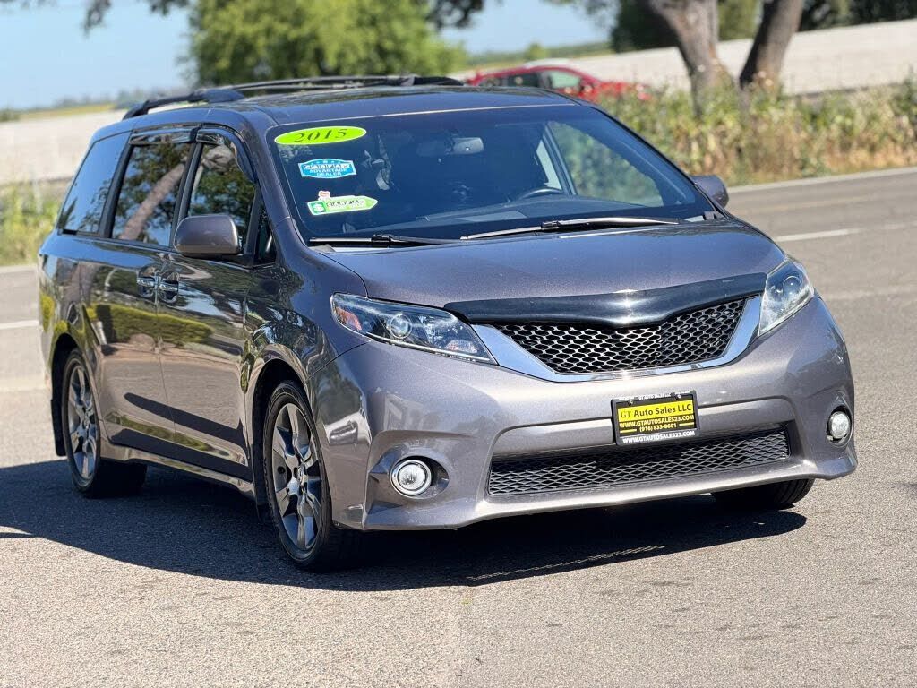 2015 TOYOTA Sienna
