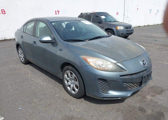 2012 MAZDA Mazda3