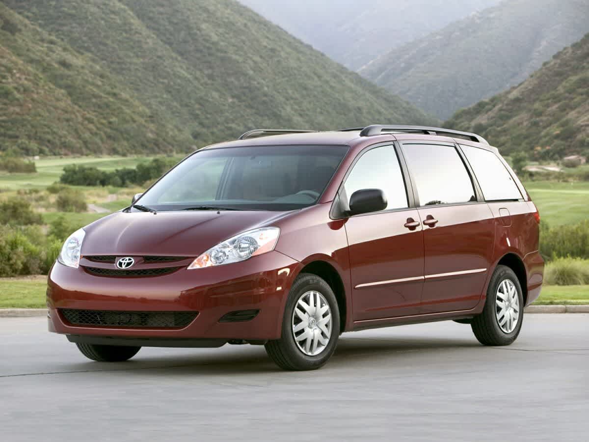 2010 TOYOTA Sienna