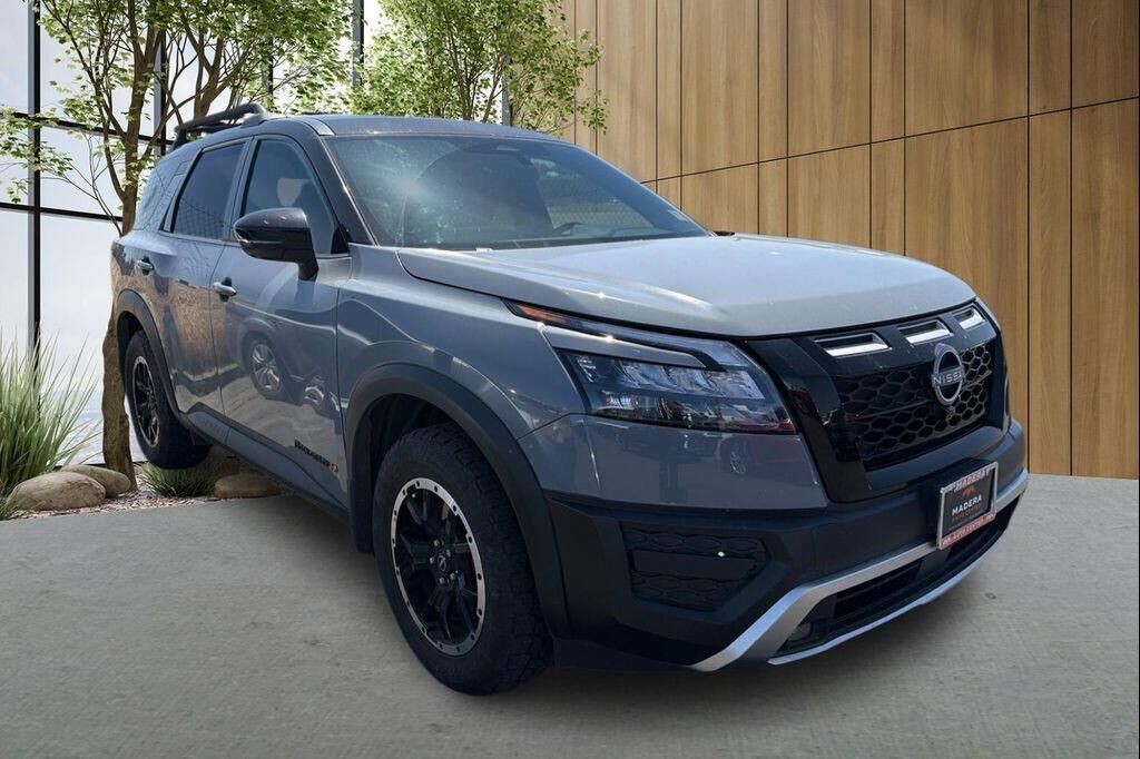 2024 NISSAN Pathfinder