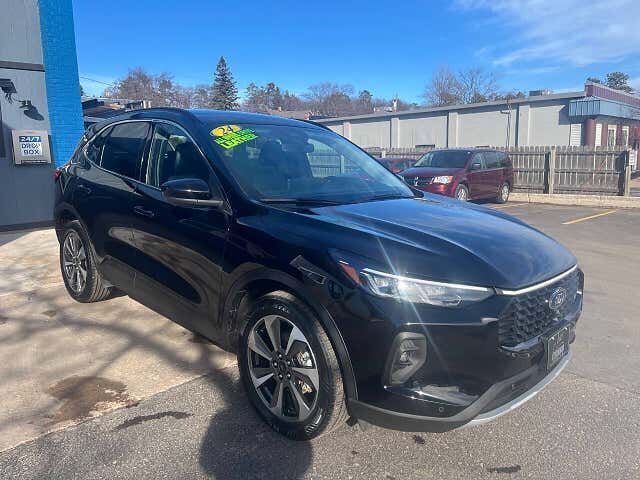 2024 FORD Escape