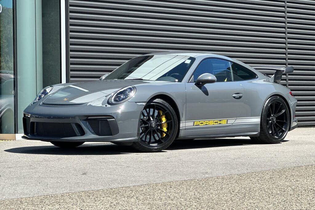 2018 PORSCHE 911