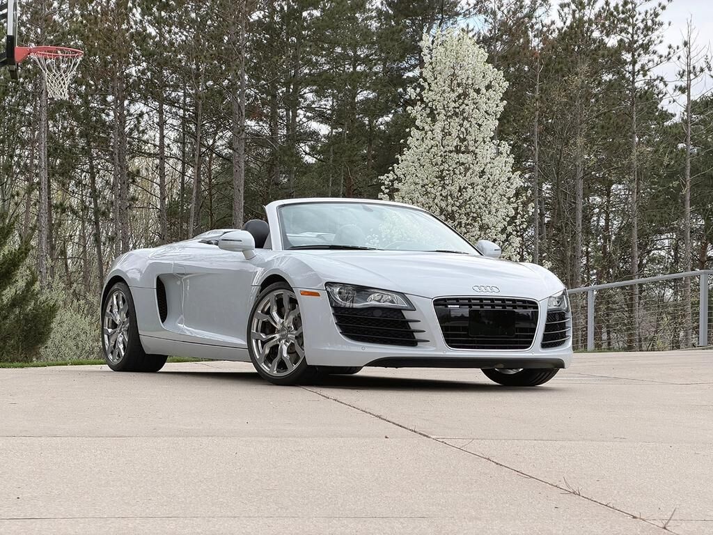2012 AUDI R8