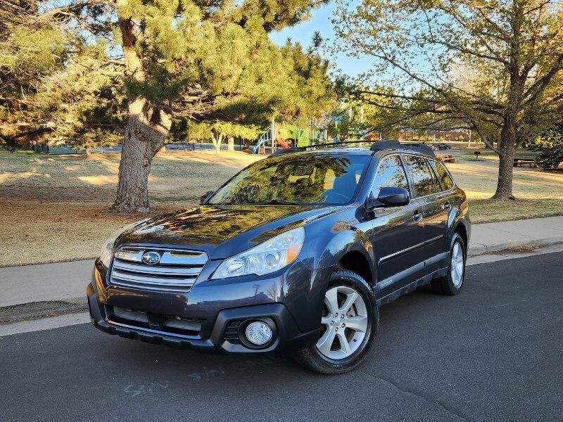 2013 SUBARU Outback