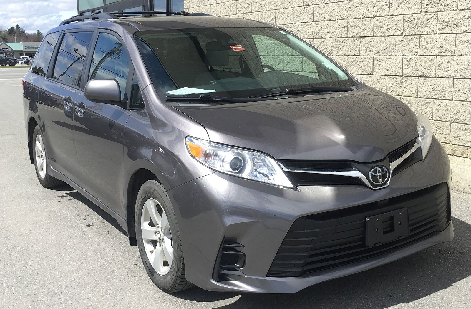 2019 TOYOTA Sienna