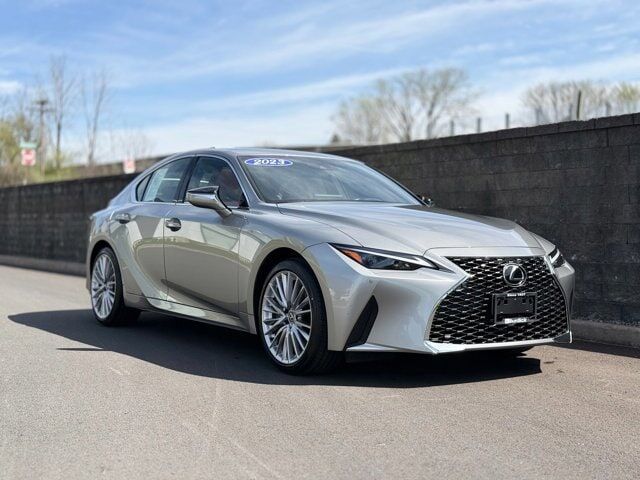 2023 LEXUS IS