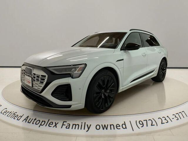 2024 AUDI Q8
