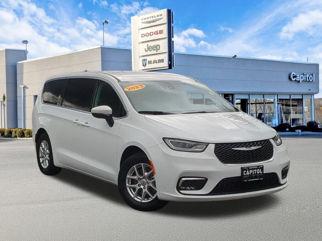 2023 CHRYSLER Pacifica