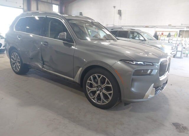 2025 BMW X7