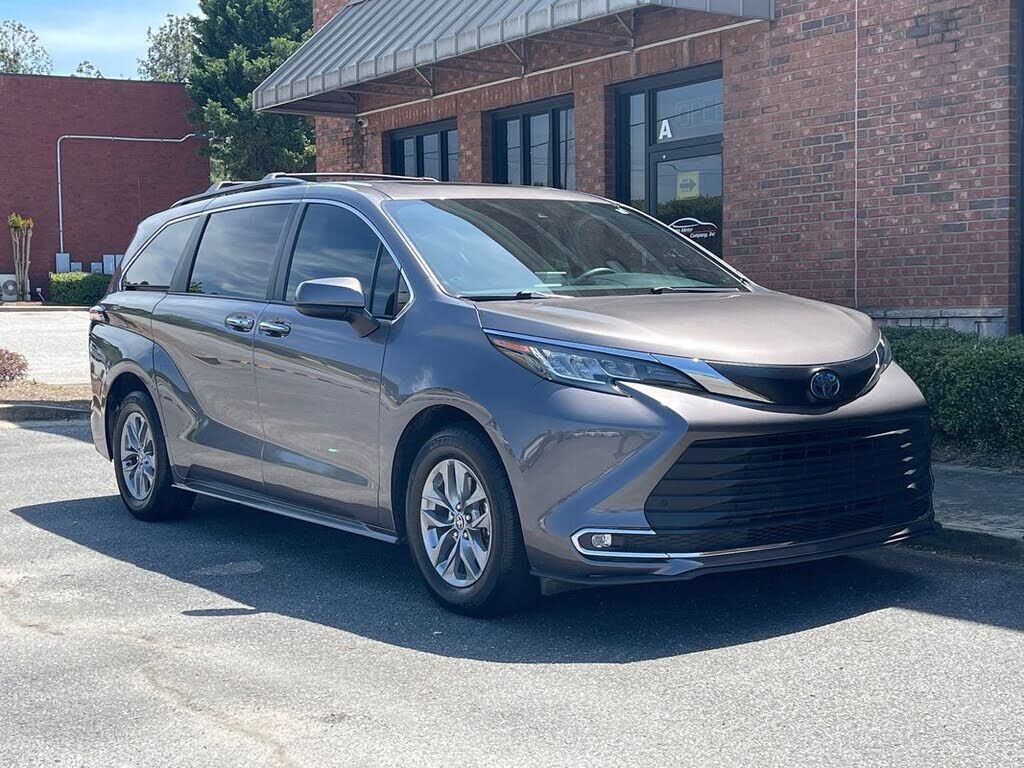 2022 TOYOTA Sienna