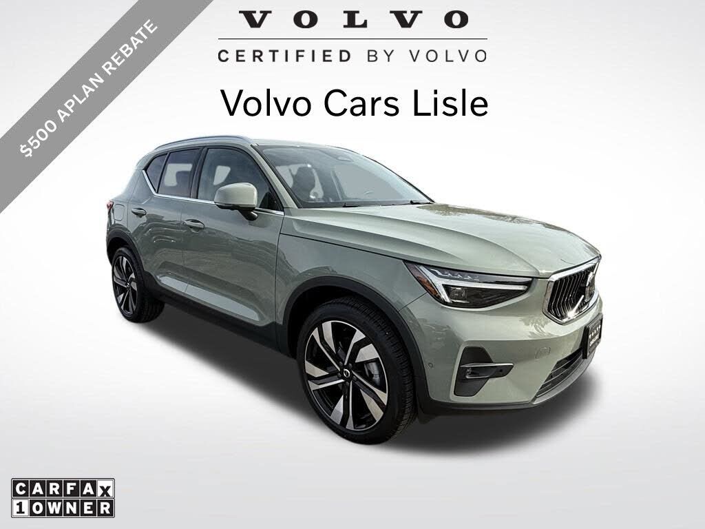 2025 VOLVO XC40