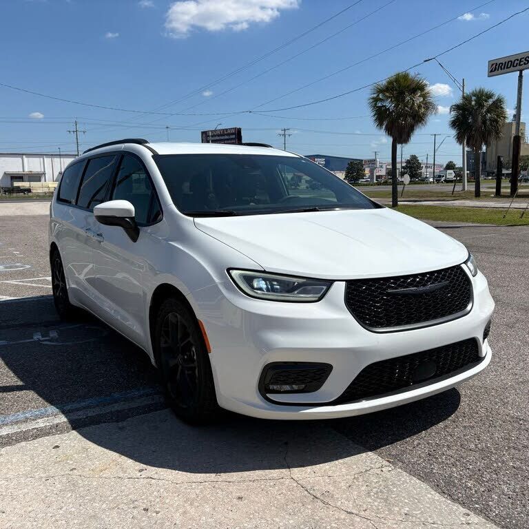 2023 CHRYSLER Pacifica