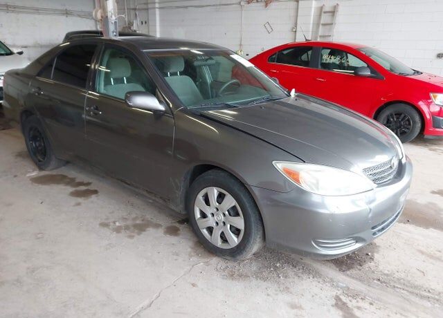 2004 TOYOTA Camry