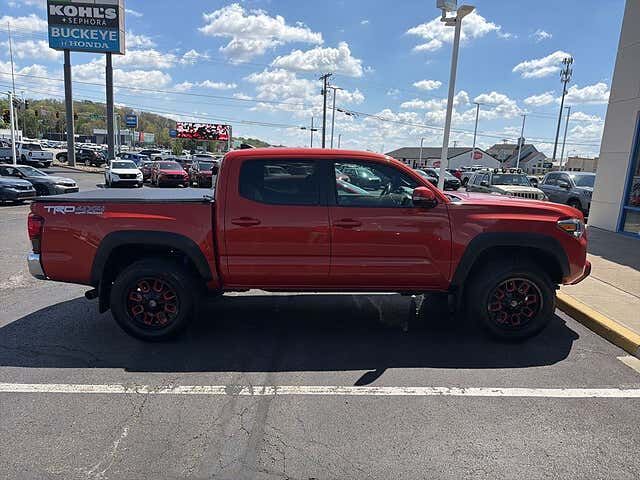 2018 TOYOTA Tacoma