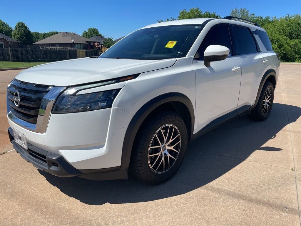 2023 NISSAN Pathfinder